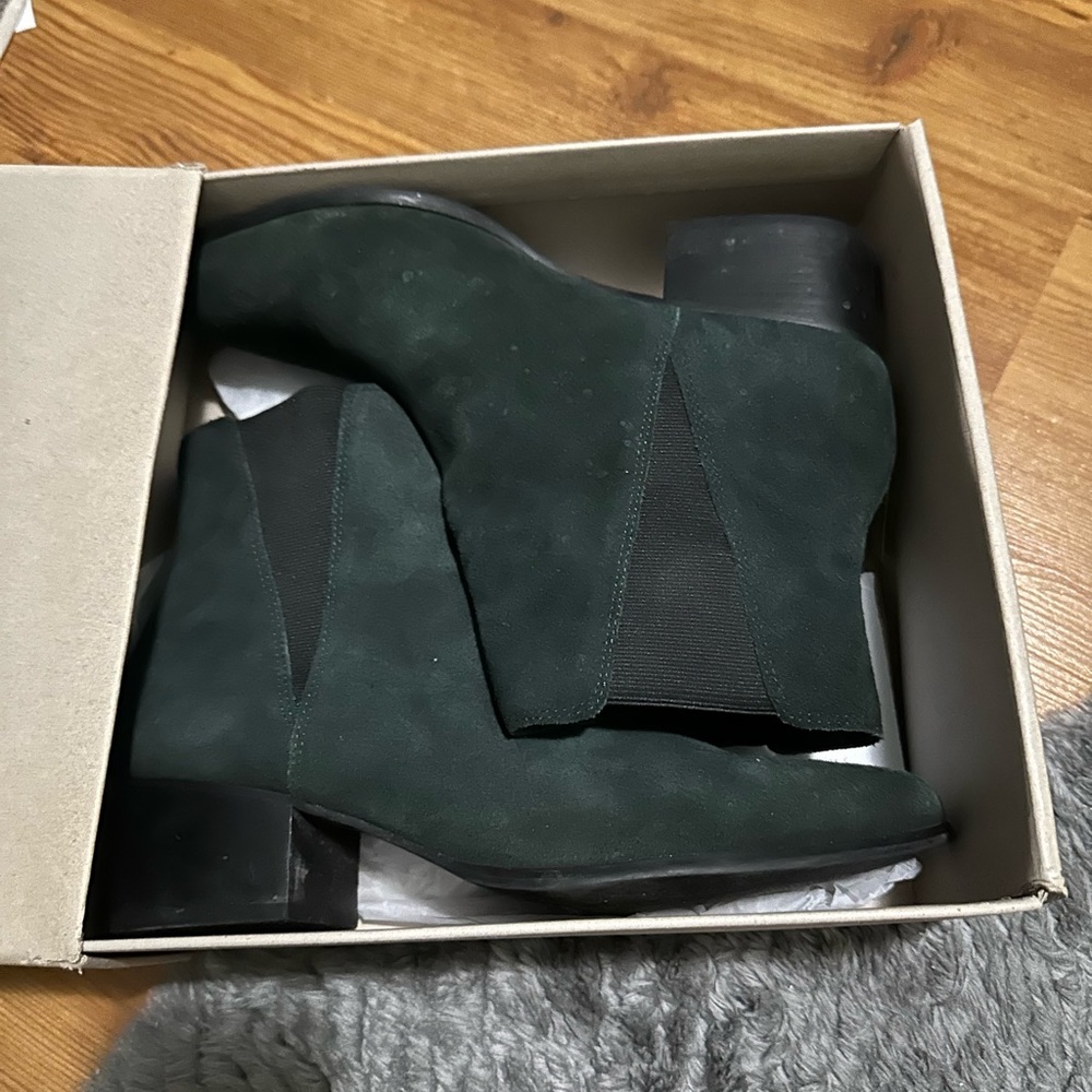 urban outfitters boots size 10